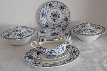 Johnson Bros. - Eetservies voor 6 (11) - Keramiek -