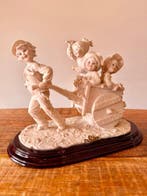 Capodimonte - Bruno Merli - Beeld, Enfants à la charrette -