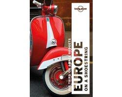 Boek Lonely Planet Europe on a shoestring 9781786576408, Verzenden, Zo goed als nieuw