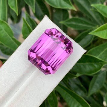 1 pcs Roze, Paars Kunziet - 73.92 ct - nternational Colored, Sieraden, Tassen en Uiterlijk, Nieuw
