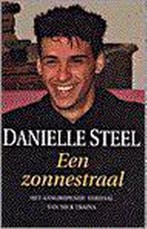 Een zonnestraal 9789024535651 Danielle Steel, Boeken, Verzenden, Gelezen, Danielle Steel