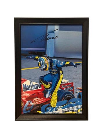 Renault F1 - Celebratory Pose - Fernando Alonso - Foto, Nieuw