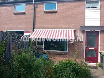 Twee tuinen voor en achter (Wormer)