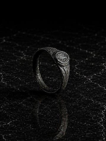 Islamitisch Brons Ring met gegraveerd figuratief motief
