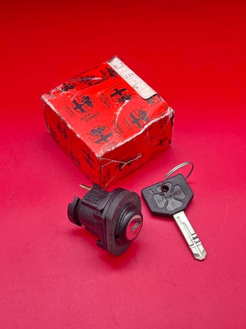 Alfa Romeo Giulietta achterklep slot, Verzenden, Nieuw, Oldtimer onderdelen