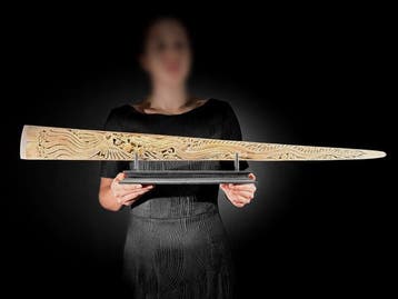 GEEN MINIMUMPRIJS - Gegraveerde zwaardvis-slagtand -