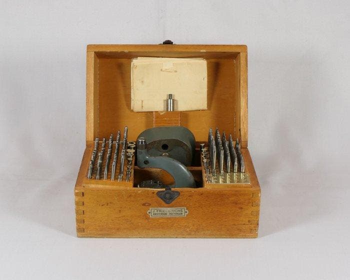 Horlogemakers gereedschap - Boley stakingtool, Antiek en Kunst, Antiek | Klokken