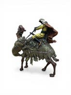 Viennese - Beeld, A hunter on a camel shoots a lion - 15 cm