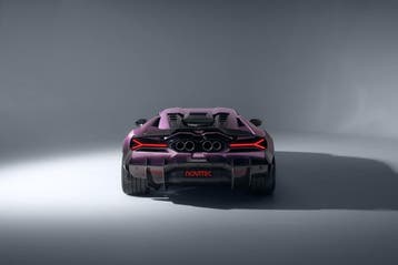 Dit betreft een Lamborghini Revuelto carbon Novitec spoiler, Verzenden