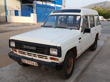 Nissan Patrol oldtimer, 2.8D, 9 zits, rijklaar en apk ok, Keurmerk '100% Onderhouden', Gebruikt, Beige, Wit