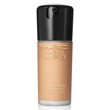 MAC Cosmetics - Studio Radiance Serum Foundation - NC27, Ophalen of Verzenden, Nieuw, Gehele gezicht, Make-up