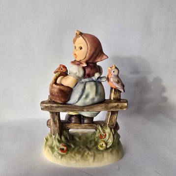 Goebel - Beeldje - Hummel #426 3/0 - Pay Attention - TMK8 -
