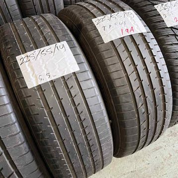 2 x Toyo 225-55-19 Zomerbanden 5,5mm, Auto-onderdelen, Banden en Velgen, 19 inch, Gebruikt, Ophalen of Verzenden, Band(en)