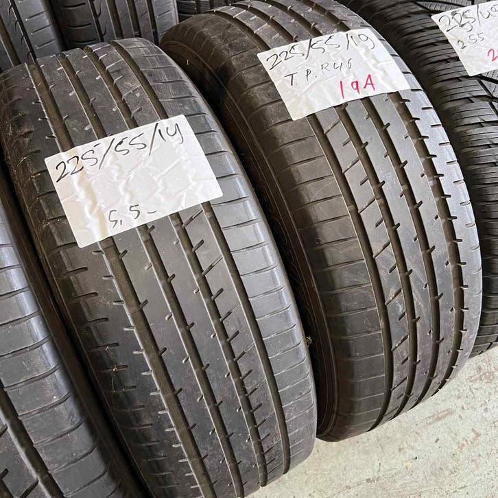 2 x Toyo 225-55-19 Zomerbanden 5,5mm, Auto-onderdelen, Banden en Velgen, 19 inch, Zomerbanden, 225 mm, Personenwagen, Gebruikt