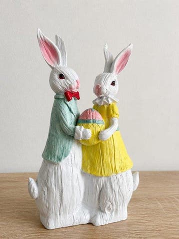 sculptuur, Charming Easter Rabbit Couple with Decorative Egg