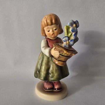 Goebel - Beeldje - Hummel #341 3/0 - Das Geburtstagsgeschenk