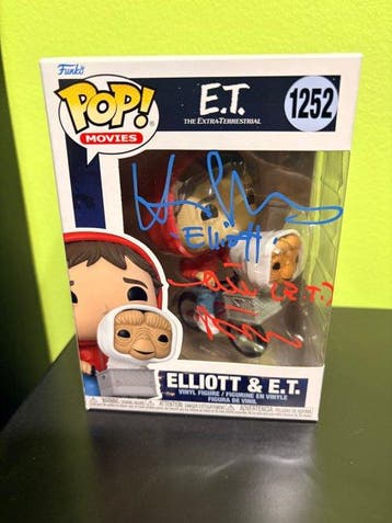 Funko - Funko Pop - Elliott & E.T. #1252 – Signed by Henry