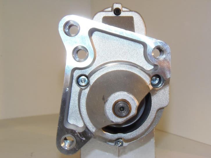 Startmotor 1,2kW Renault Volvo nieuw, Auto-onderdelen, Motor en Toebehoren, Verzenden