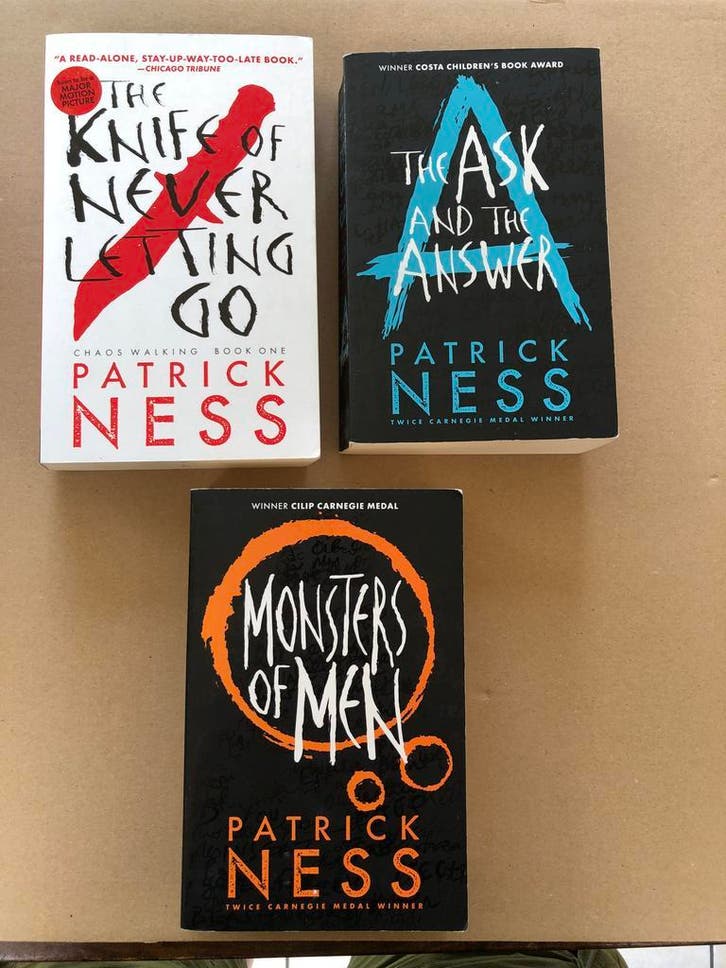 Science Fiction Trilogie - Young Adult  Chaos Walking ENGELS, Boeken, Science fiction, Gelezen, Ophalen of Verzenden