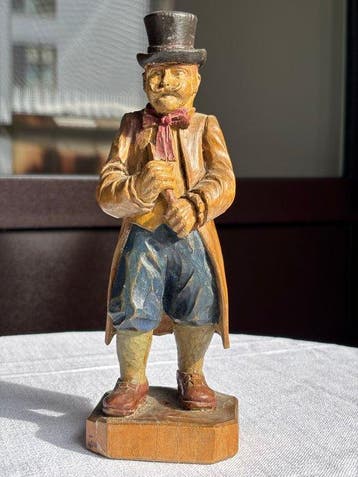 Figuur - von Hand geschnitzte Holzfigur aus dem Schwarzwald