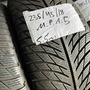 2 x Michelin 235-45-18 Winterbanden 5,5mm, 18 inch, Gebruikt, 235 mm, Band(en)