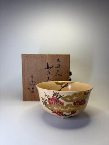 Japanse E-Meimon chawan – gouden wolk en rode