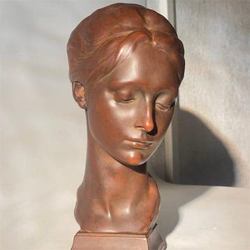 Beeld, Half body sculpture of a girls bust - 25 cm - Steen, Antiek en Kunst, Curiosa en Brocante
