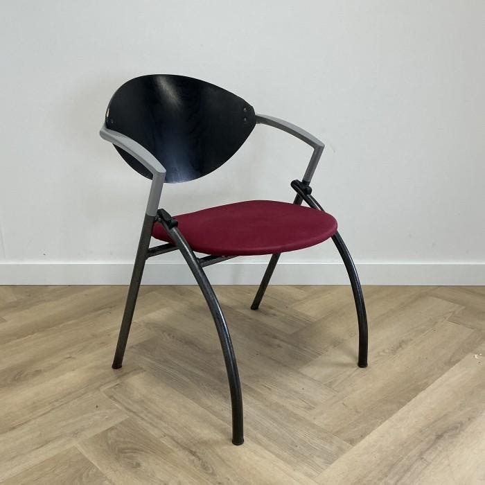 Vepa Alpine vergaderstoel / stapelstoel, rood - antraciet, Huis en Inrichting, Stoelen, Eén, Zwart, Gebruikt, Hout, Ophalen of Verzenden