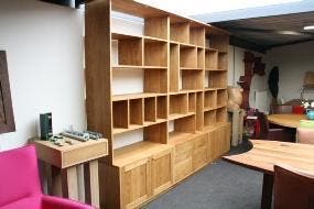Bijzonder mooie en speelse massief eiken boekenkast | Westra, Huis en Inrichting, Kasten | Boekenkasten, 200 cm of meer, Eikenhout