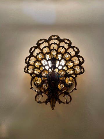 Wandkandelaar - Prachtige vintage messing pauwenwandlamp met