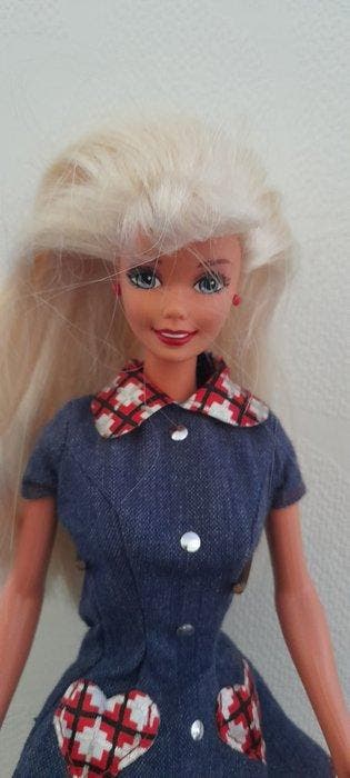 Mattel - Figuur - Two Denim girls and gentleman Ken -