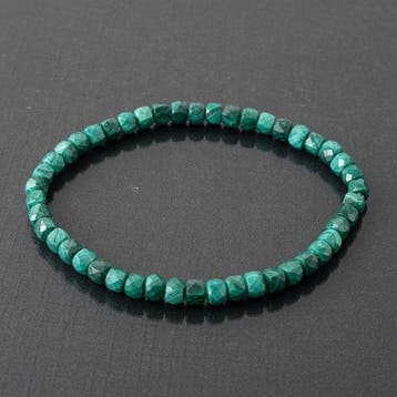 Armband Malachiet. Kubusvormige facetgeslepen kralen.