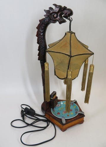 Grote Houten Draak lamp met asbak en sigarettenhouder - Lamp