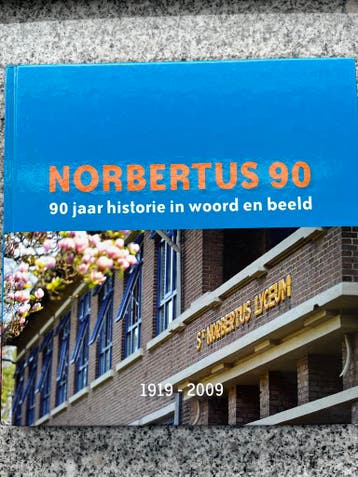 Norbertuscollege Roosendaal 90 jaar, Boeken, Kees Huijbregts, Hans de Jong e.a., Verzenden, 20e eeuw of later, Gelezen