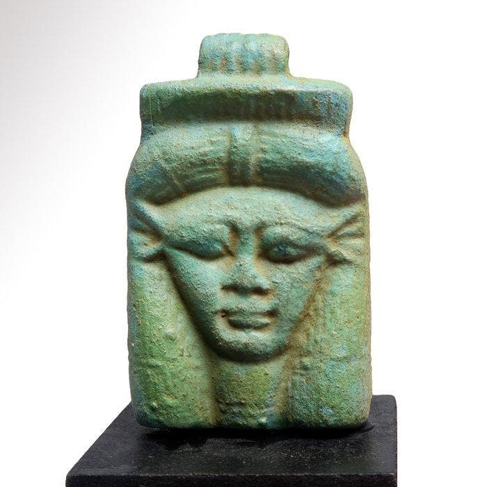 Oud-Egyptisch Faience Hathor Plaque Amulet, Antiek en Kunst, Antiek | Overige Antiek