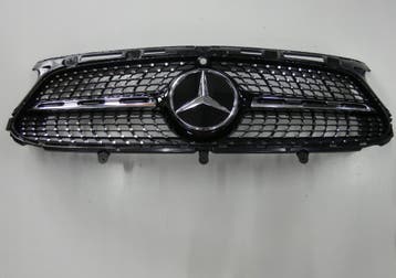Grill Mercedes GLA W-247 AMG Diamond, Verzenden, Gebruikt