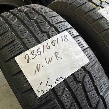 2 x Nokian WR 235-60-18 Winterbanden 5,5mm, Auto-onderdelen, Banden en Velgen, 18 inch, Gebruikt, 235 mm, Band(en)