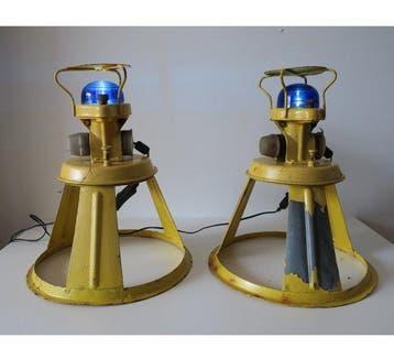 Lamp - Glas, Staal - Twee luchthavenbakenlichten