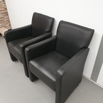 Zwarte lederen fauteuil - verrijdbaar (alleen per set), Ophalen of Verzenden, Nieuw