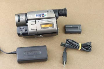 Sony CCD-TRV46E HI8/video8 with NightShot Videocamera