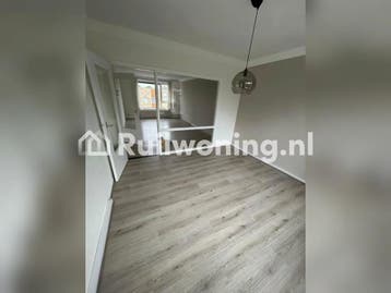 Groningen: Ruim appartement met 4 kamers, Groningen
