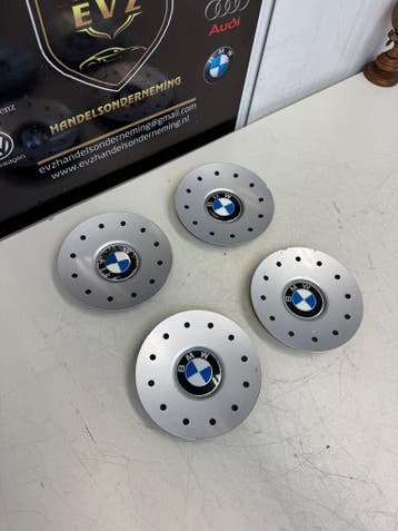 Org.BMW Styling 64 velgen wieldoppenset 16 inch 36131094877, Auto diversen, Wieldoppen, Gebruikt