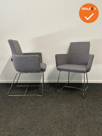 Vergaderstoel Schaffenburg - Grijs gestoffeerd - set van 2, Vergader- of Presentatieruimte, Ophalen of Verzenden, Gebruikt, Stoel
