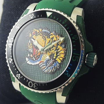 Gucci - Dive Tiger Motif - Zonder minimumprijs - NH7530-52M, Nieuw