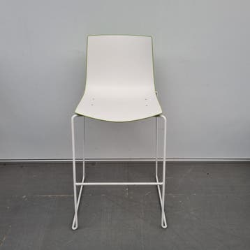 Arper Catifa 46 design kruk - wit met groene achterzijde (al, Ophalen of Verzenden, Nieuw