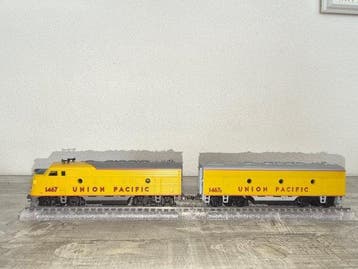 Athearn H0 - Diesellocomotief (2) - EMD F7A en B (dummy), Nieuw