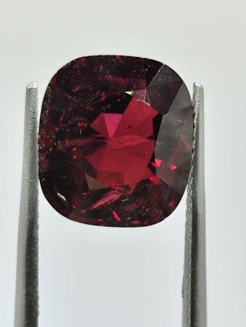 1 pcs Rood Spinel - 6.76 ct - Lotus Gemology - Red Rich, Nieuw
