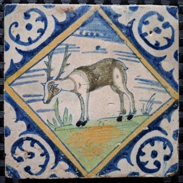 Tegel - Antieke kwadraattegel met hert. - 1600-1650