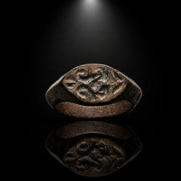 Middeleeuwen, kruisvaardersperiode Prachtige bronzen ring