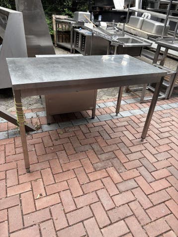 RVS WerkTafel 140 x 70 x 89cm (B x D x H) Wordt Schoongemaak, Ophalen of Verzenden, Gebruikt